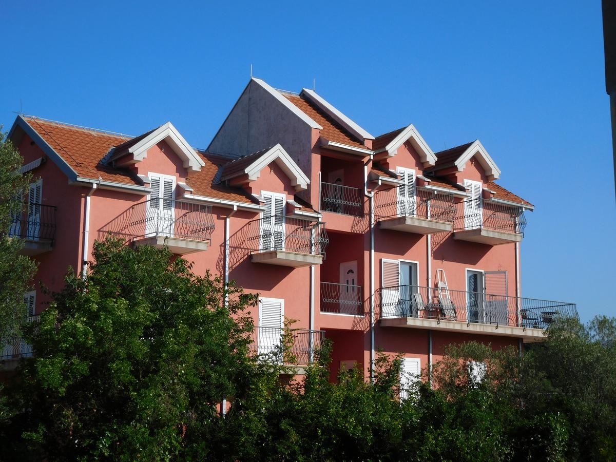 Apartments Sunrise Тиват Экстерьер фото